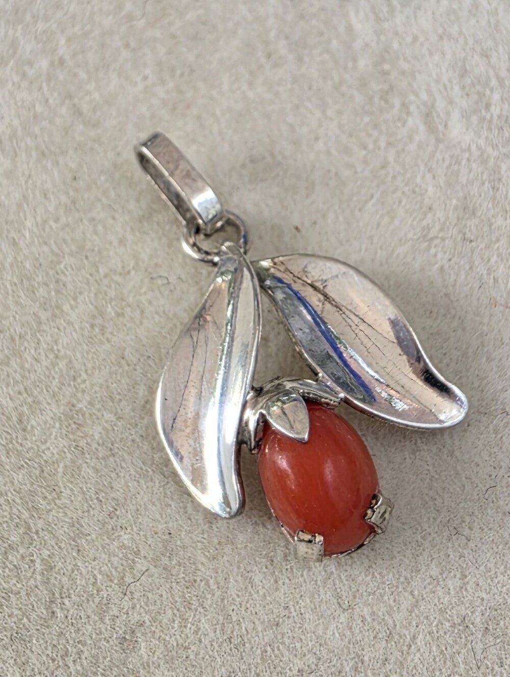 Vintage 800 Silver Leaf Pendant Charm with Red Orange Cabochon • 0.91g